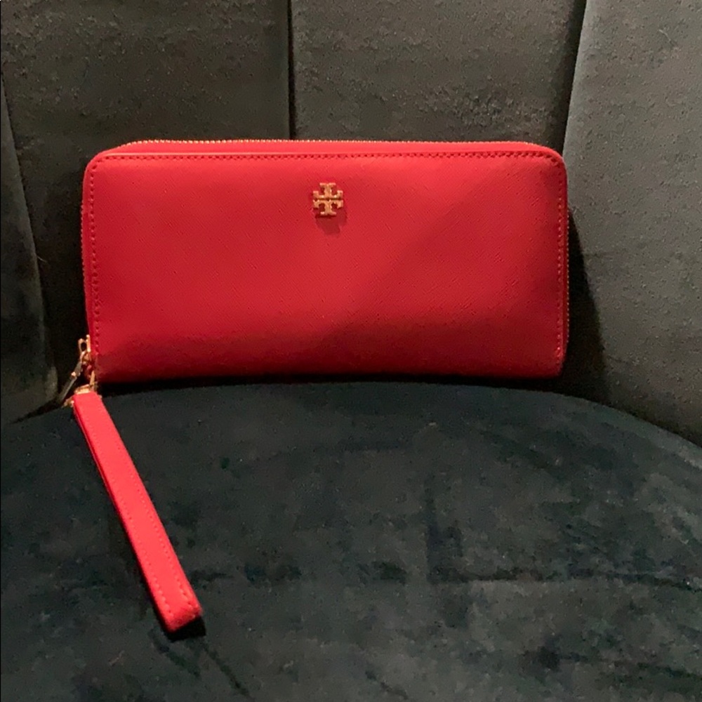 Red Tory Burch wallet
